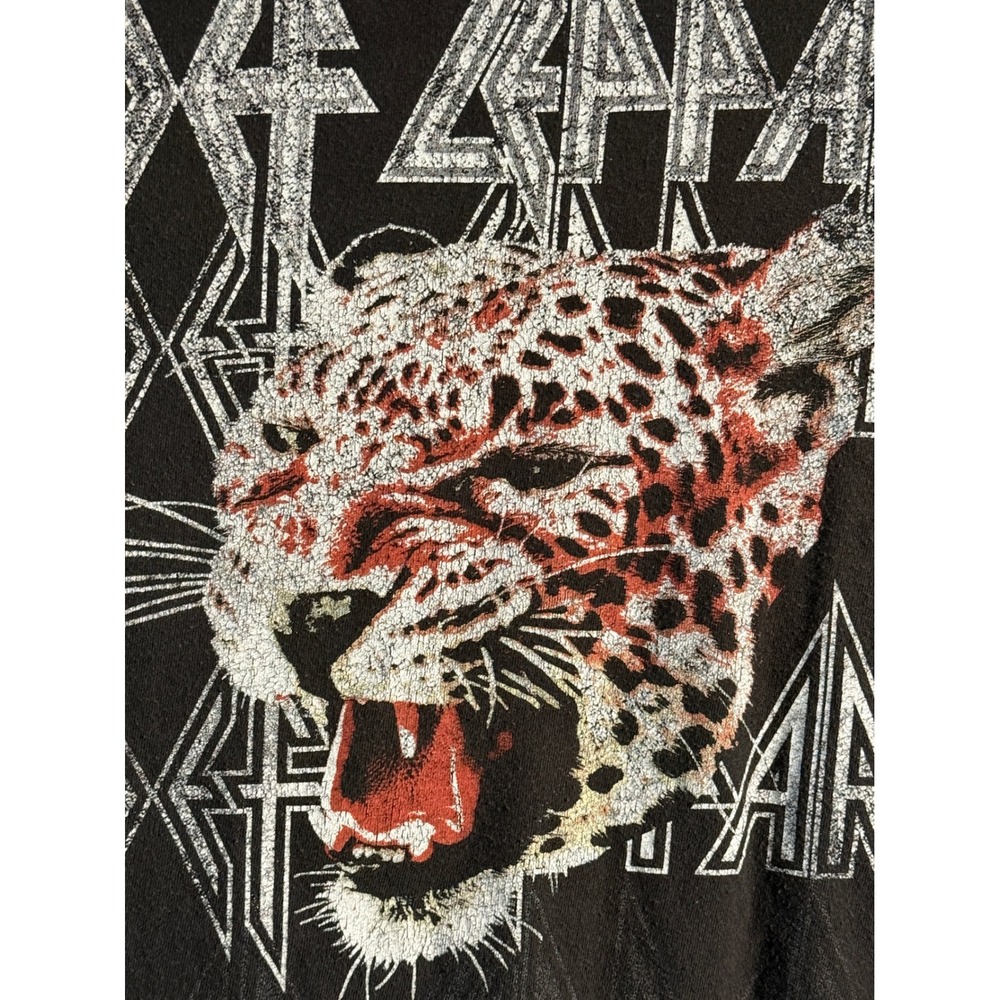 Def Leppard Graphic Tee Small Black Distressed Leopard Rock Band Shirt Concert - Picture 3 of 6